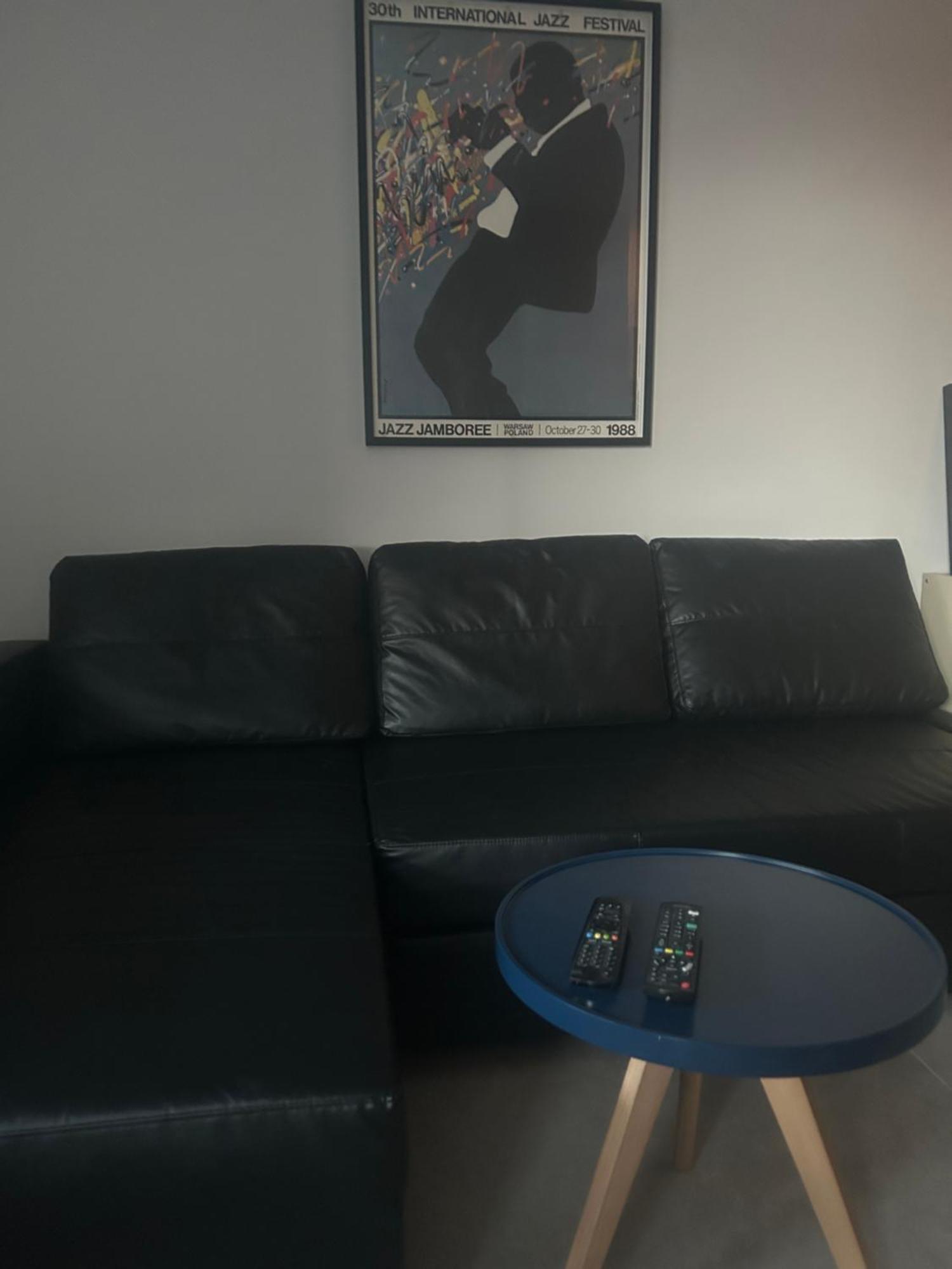 Apartment 4 *